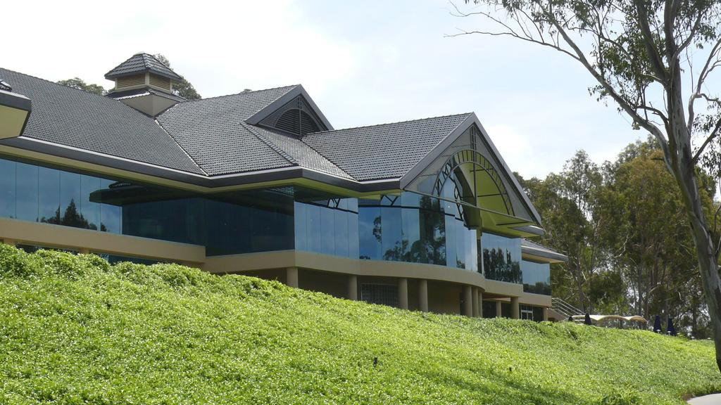 Riverside Oaks Golf Resort Cattai Exterior photo