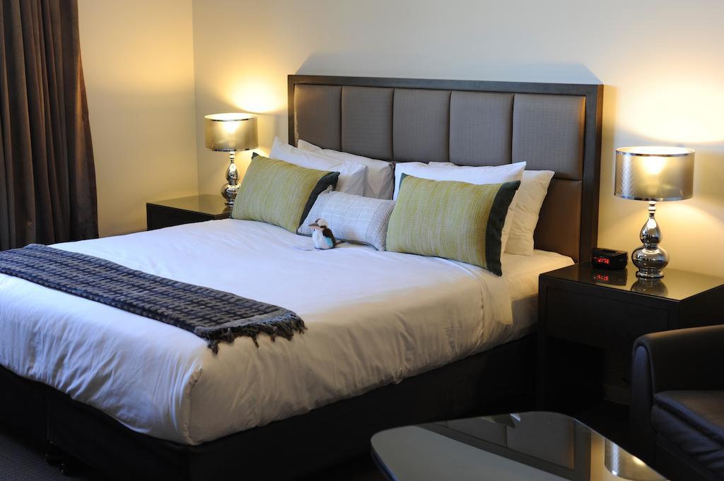 Riverside Oaks Golf Resort Cattai Room photo