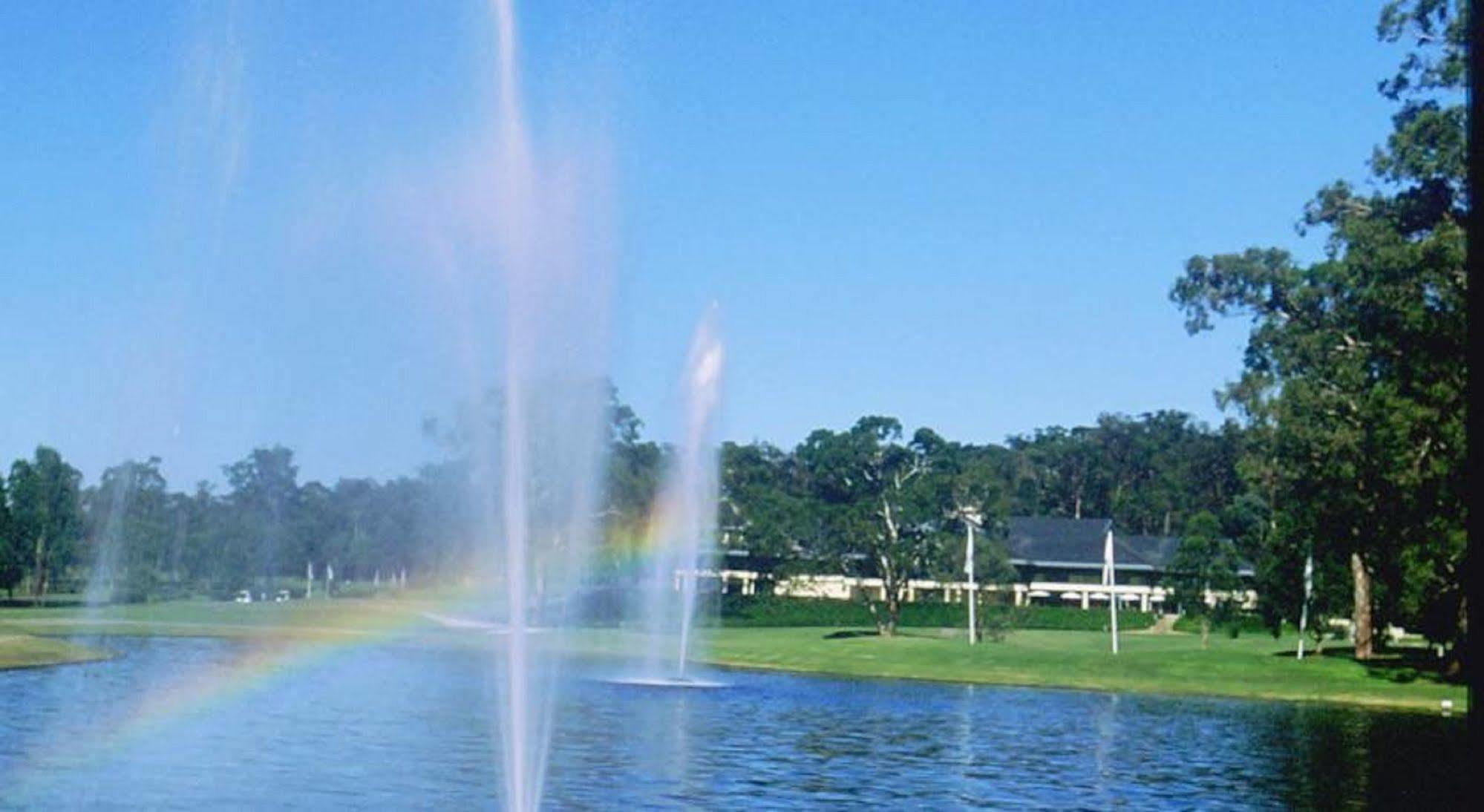 Riverside Oaks Golf Resort Cattai Exterior photo